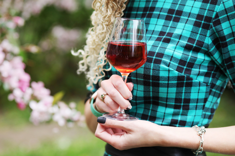 Les vins rosés des Côtes de Provence pour vos escapades en plein air